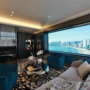 Louis Hamilton Gwangan Hotel